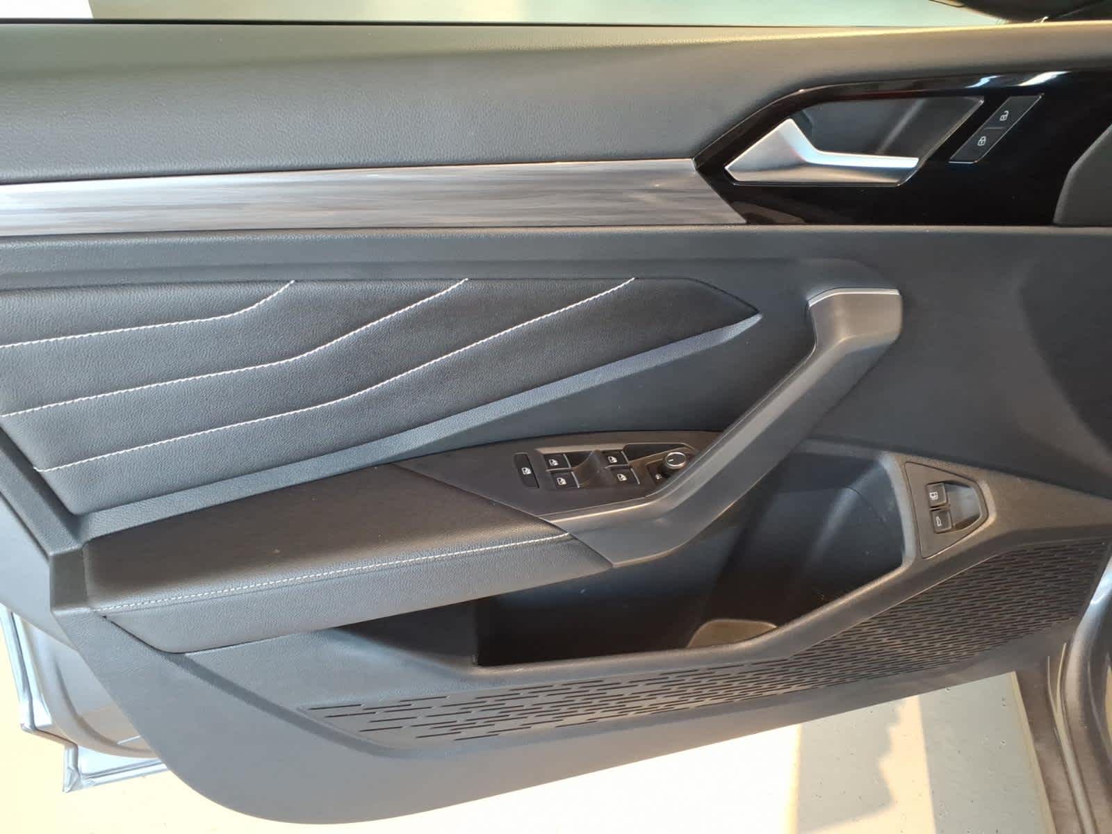 2023 Volkswagen Jetta SEL Auto
