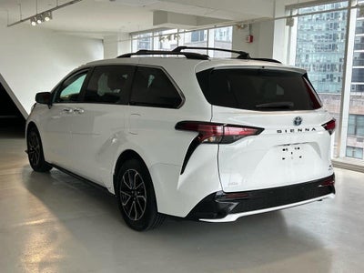 2022 Toyota Sienna XSE AWD 7-Passenger