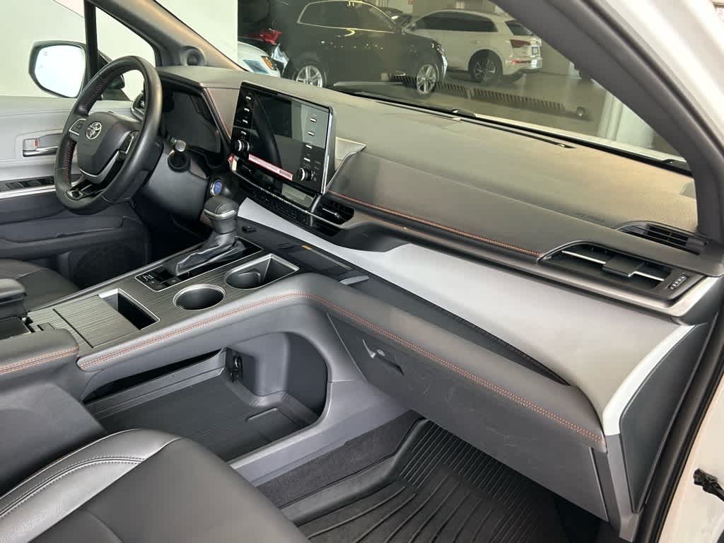 2022 Toyota Sienna XSE AWD 7-Passenger