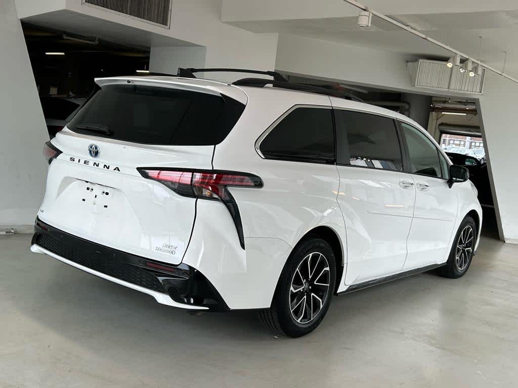 2022 Toyota Sienna XSE AWD 7-Passenger
