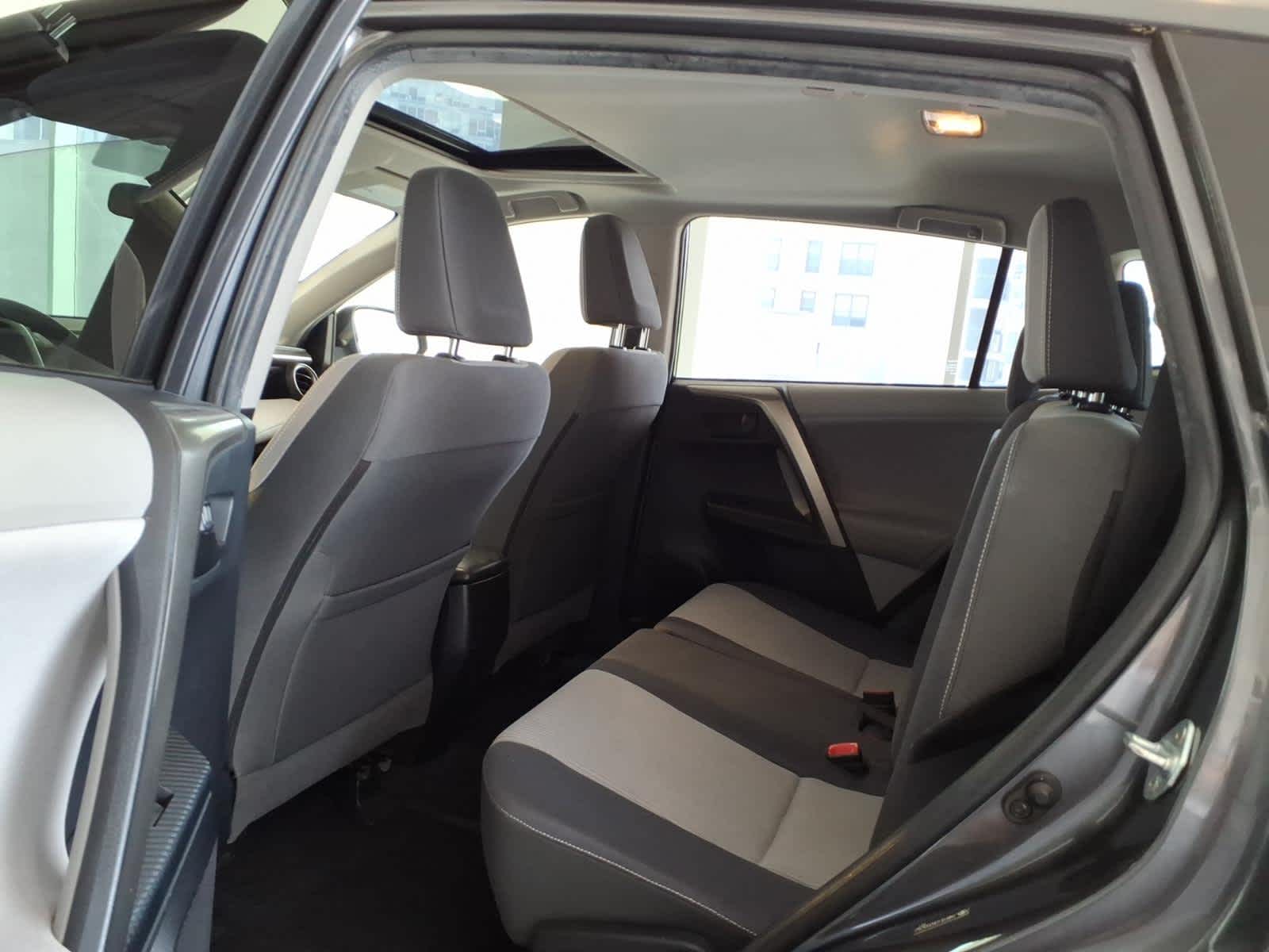 2013 Toyota RAV4 AWD 4dr XLE