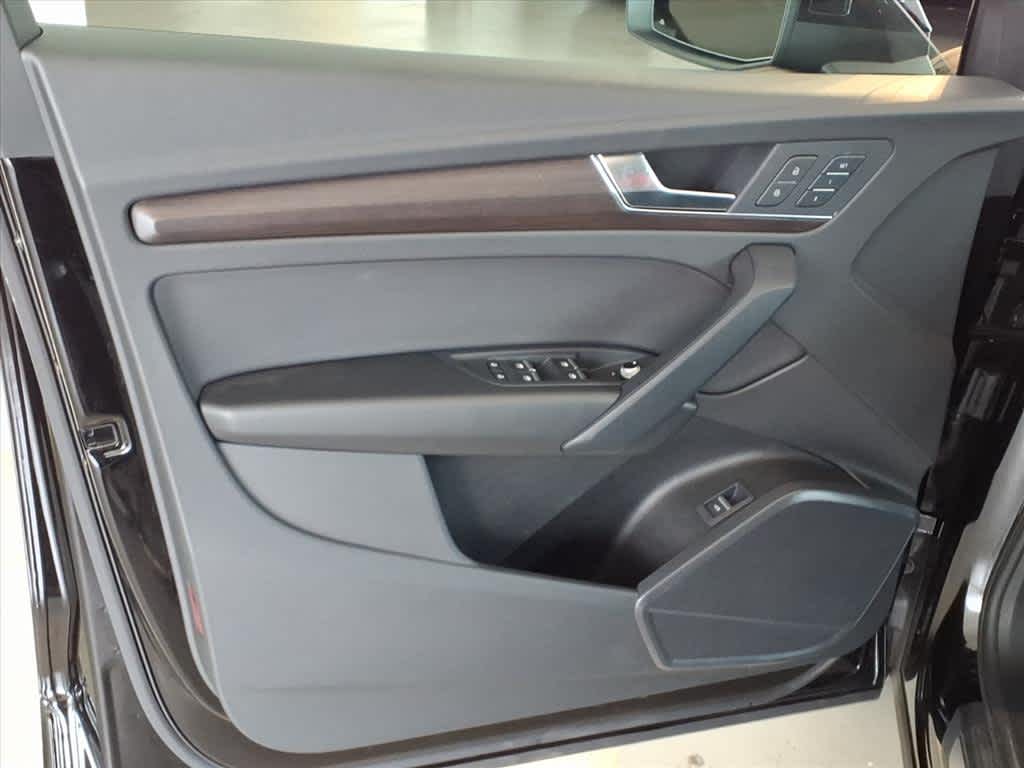 2025 Audi Q5 Premium 40 TFSI quattro