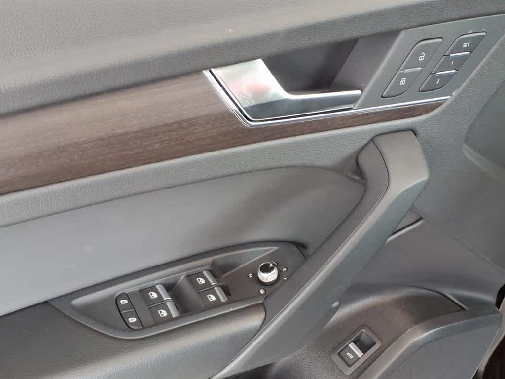 2025 Audi Q5 Premium 40 TFSI quattro