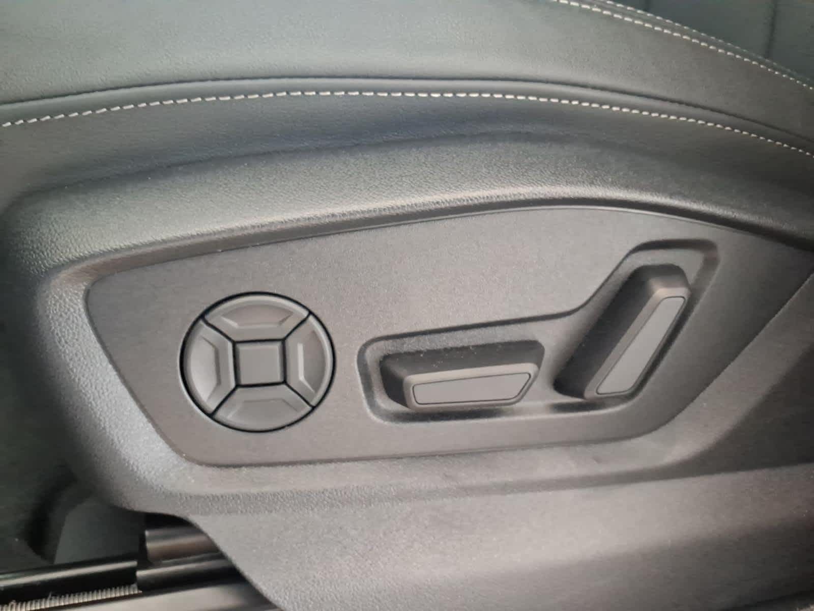 2026 Audi Q8 Premium Plus quattro *Ltd Avail*