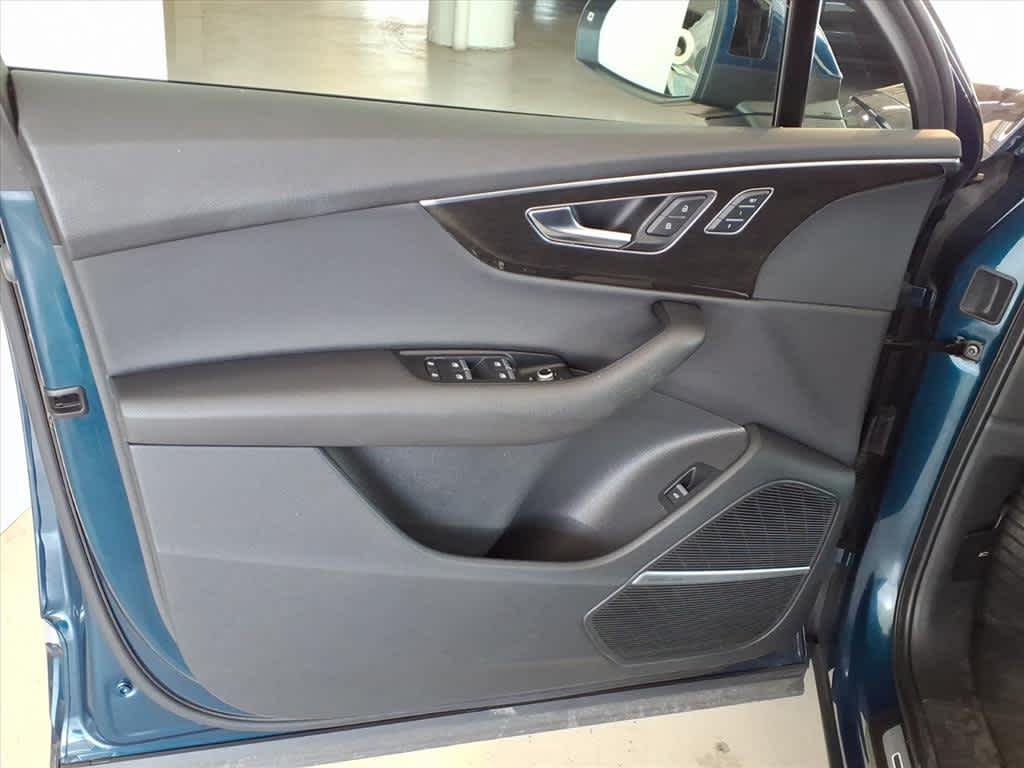 2022 Audi Q7 Premium Plus 55 TFSI quattro