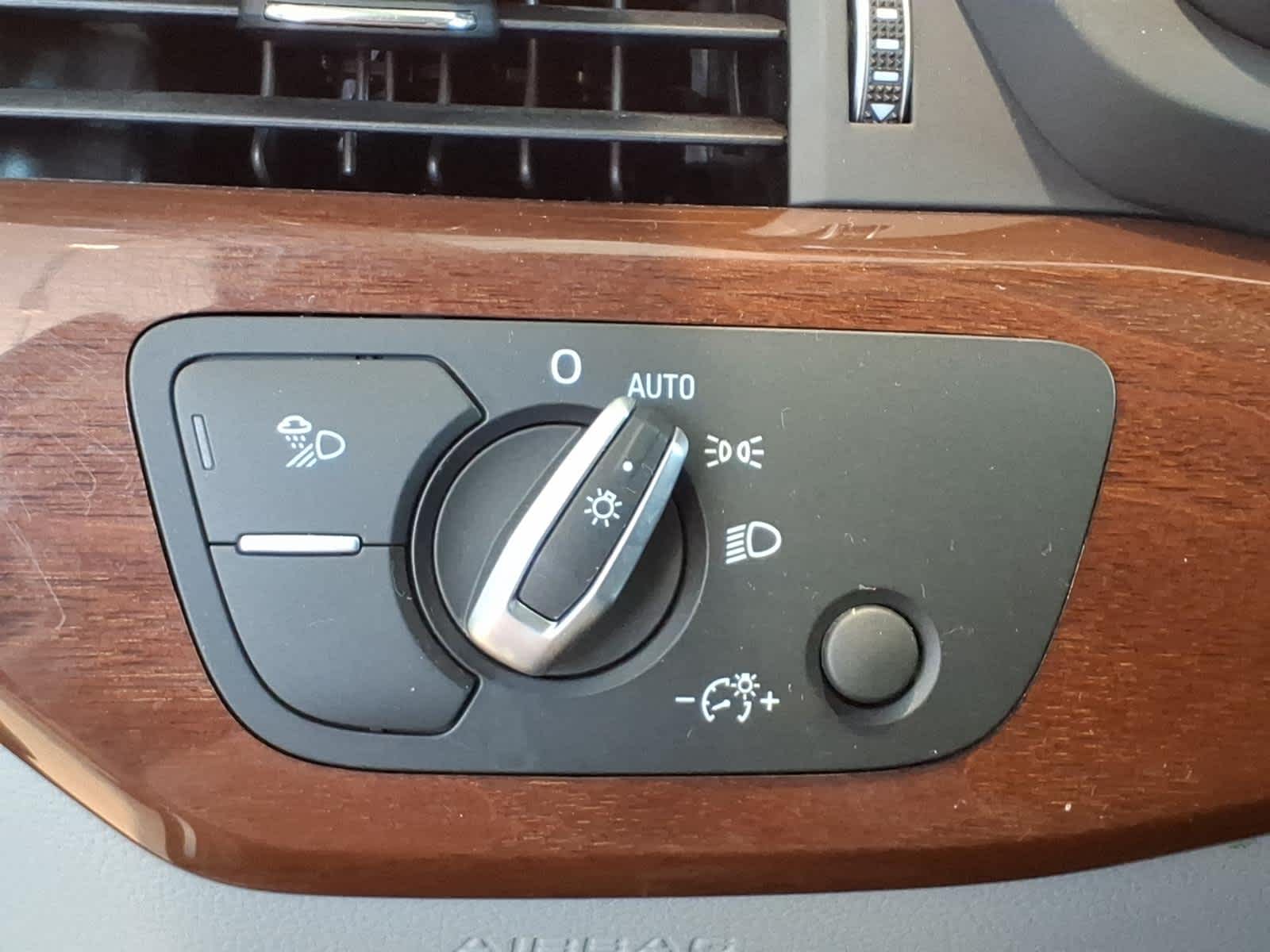 2023 Audi A4 Premium 40 TFSI quattro
