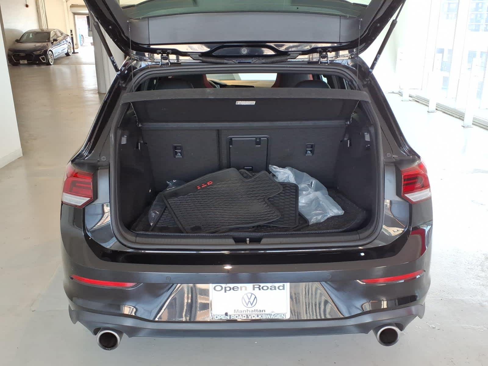 2024 Volkswagen Golf GTI 2.0T SE DSG