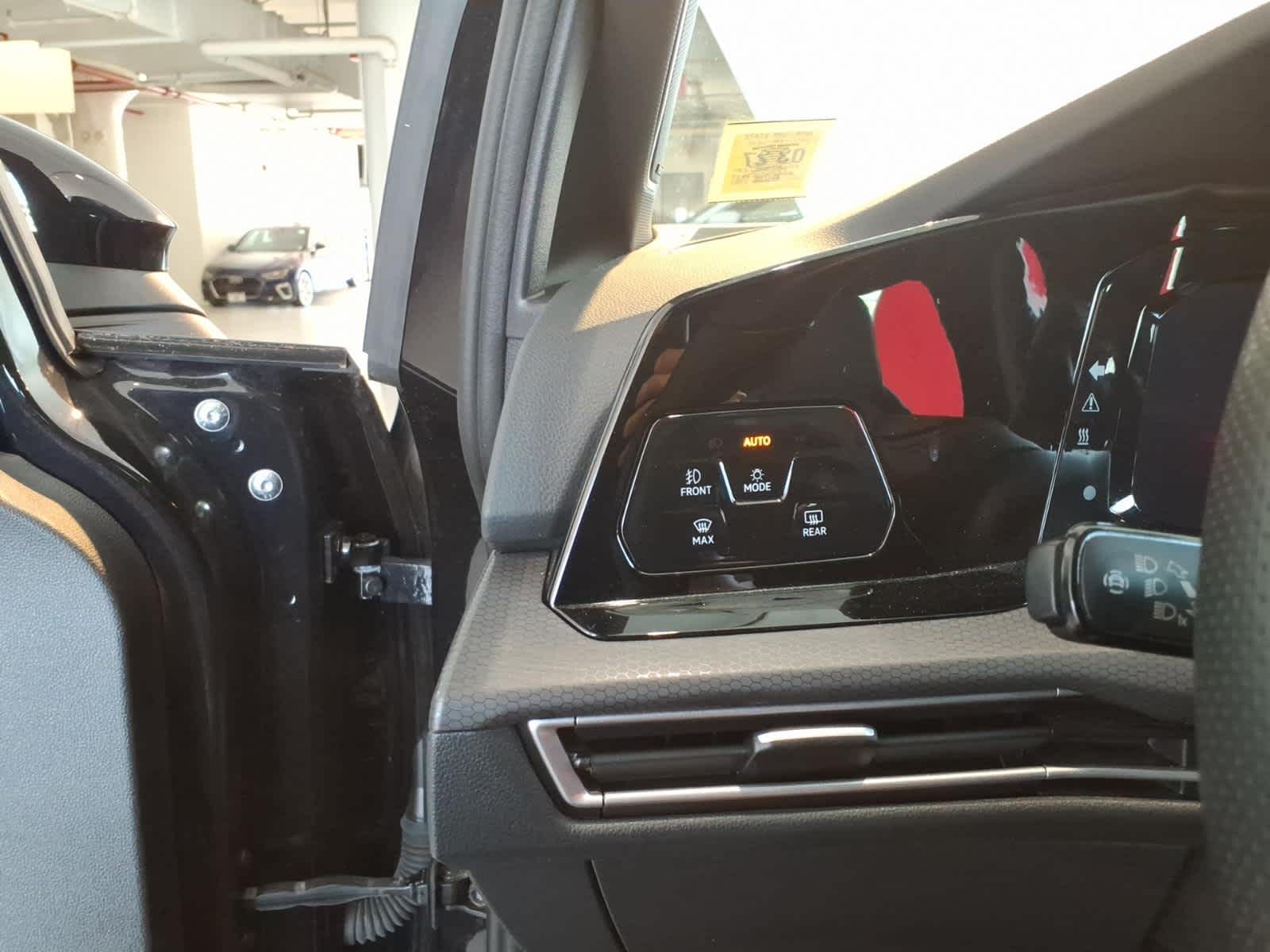 2024 Volkswagen Golf GTI 2.0T SE DSG