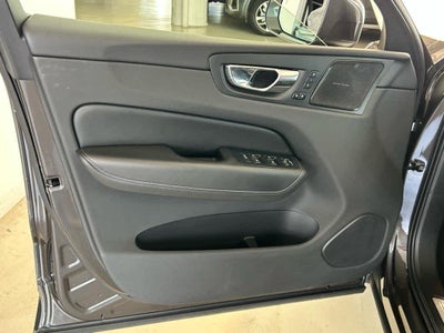 2022 Volvo XC60 B6 AWD Inscription