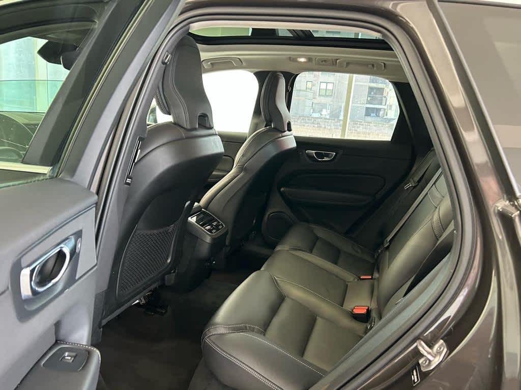 2022 Volvo XC60 B6 AWD Inscription