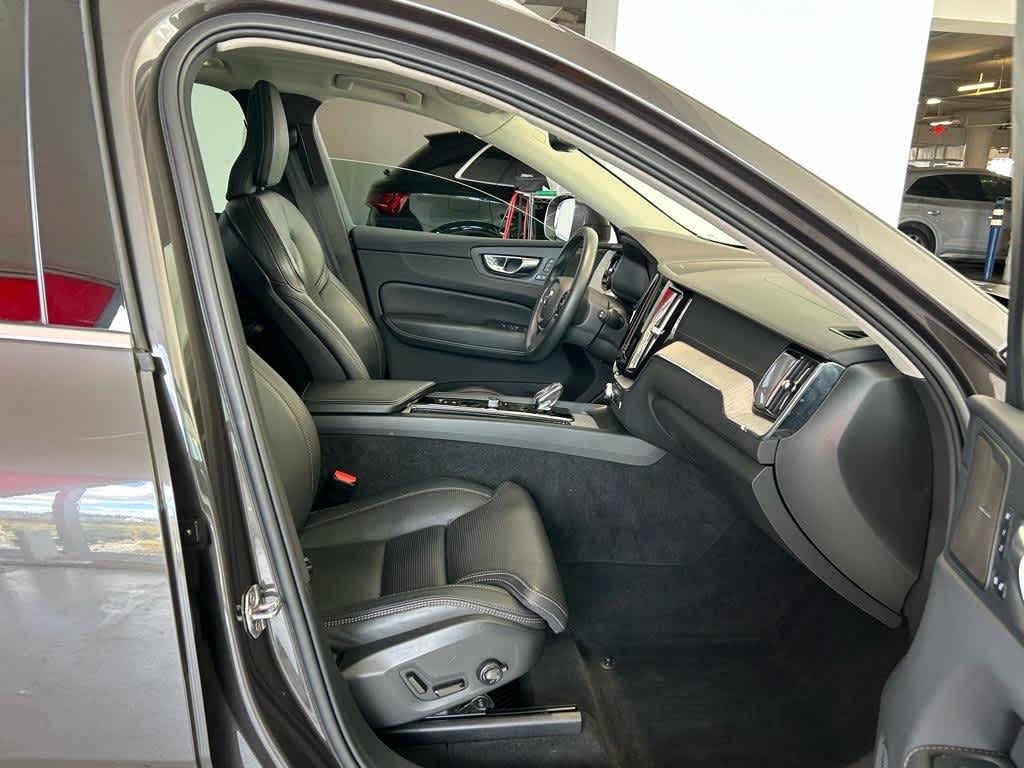 2022 Volvo XC60 B6 AWD Inscription