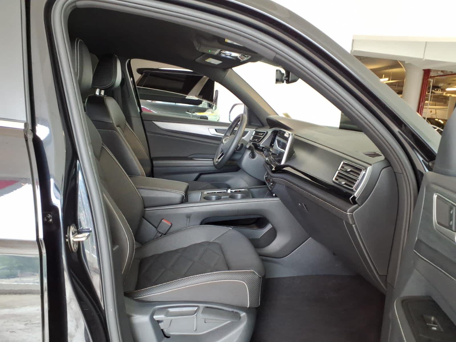 2024 Volkswagen Atlas Cross Sport 2.0T SE FWD