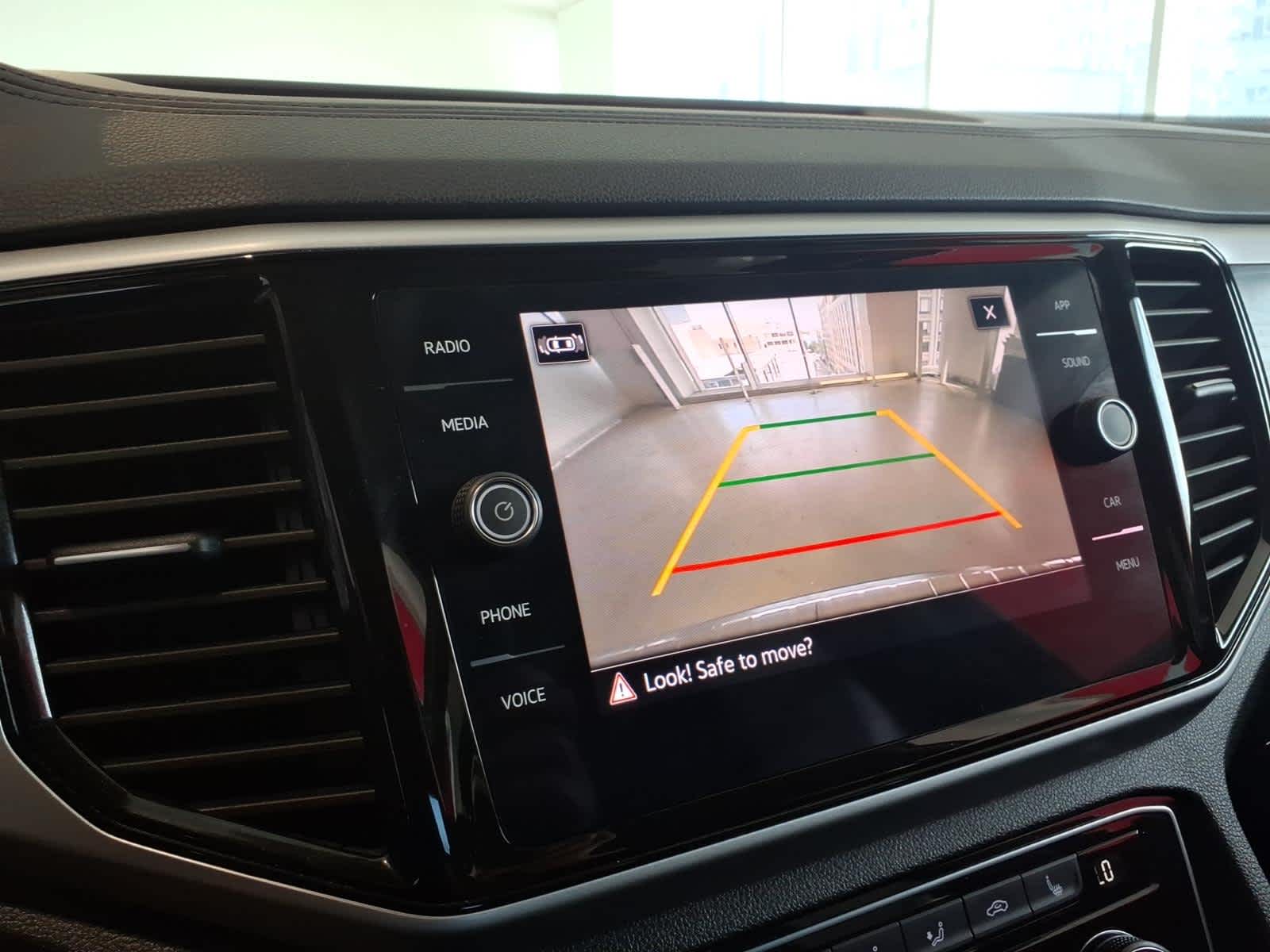 2023 Volkswagen Atlas 3.6L V6 SE w/Technology 4MOTION
