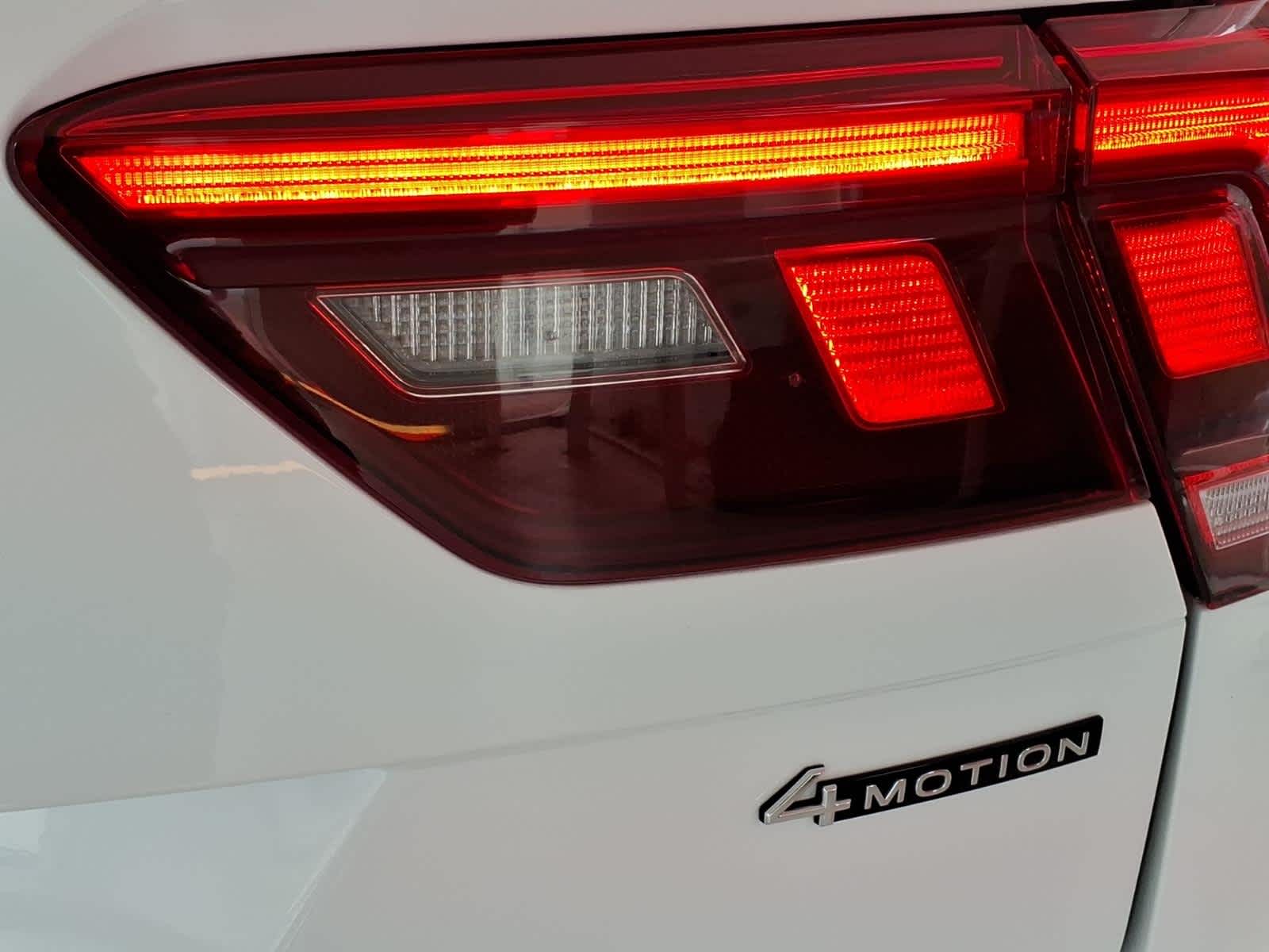2024 Volkswagen Tiguan 2.0T SE 4MOTION