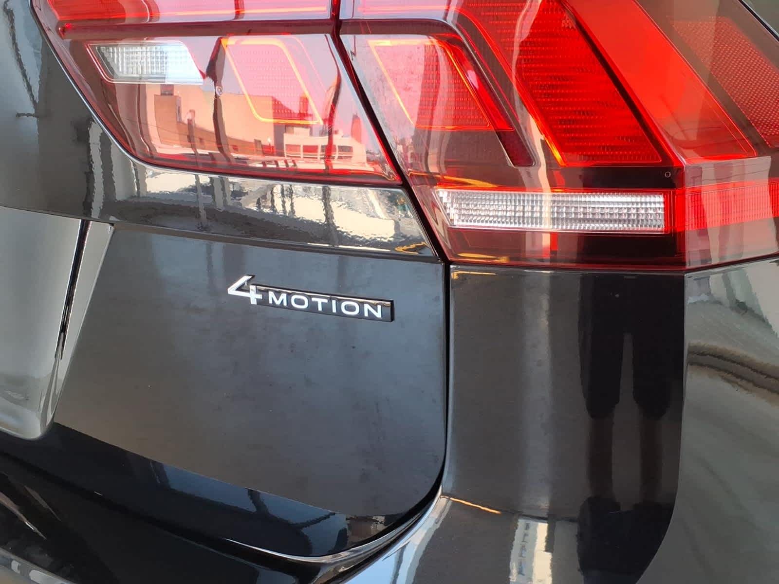 2022 Volkswagen Tiguan 2.0T SEL R-Line 4MOTION