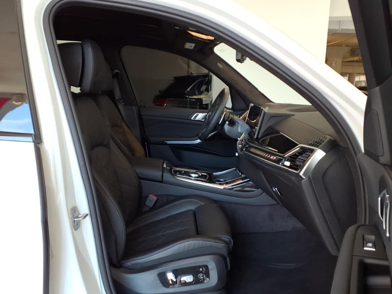 2026 BMW X7 xDrive40i Sports Activity Vehicle