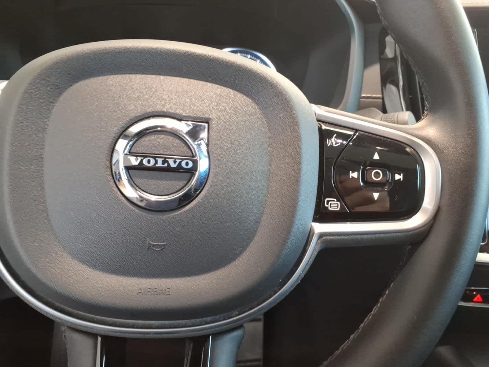 2022 Volvo S60 B5 AWD R-Design