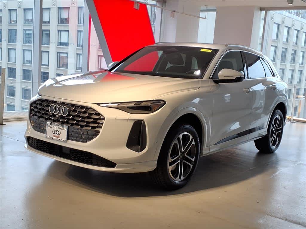 2025 Audi Q5 Premium 2.0 TFSI quattro