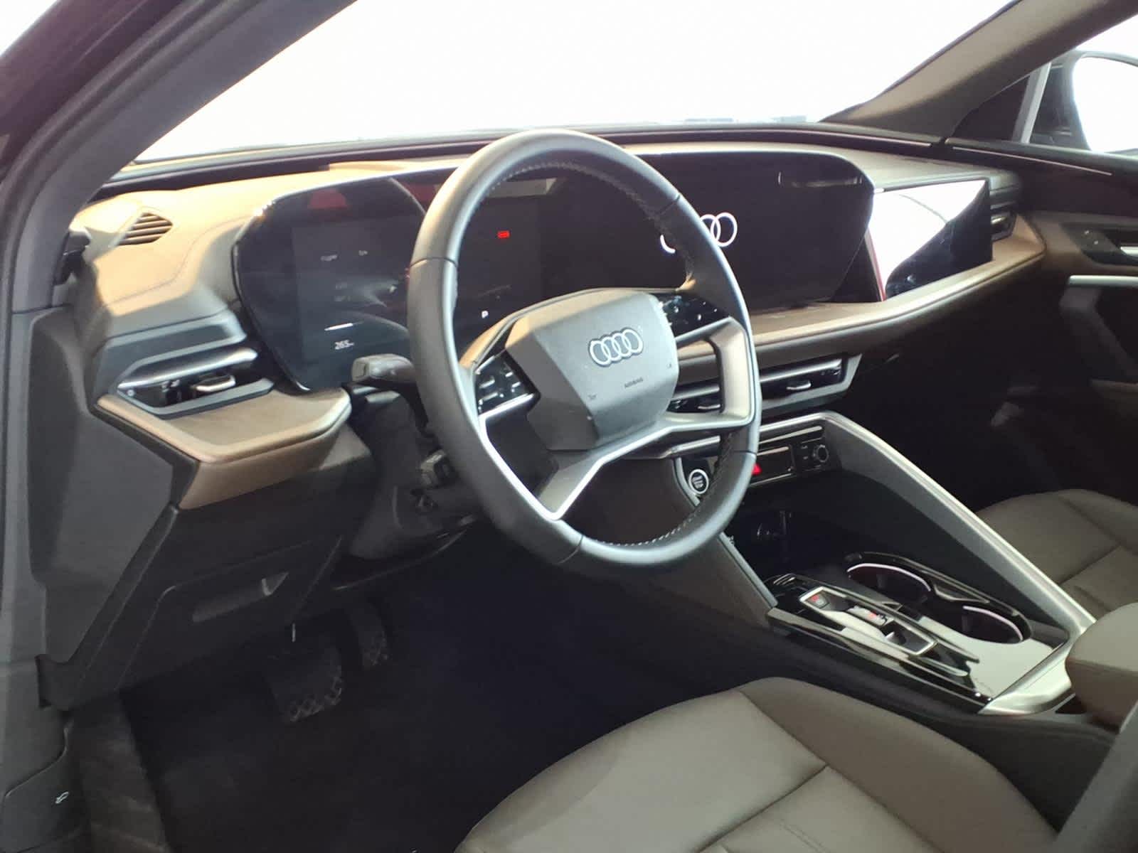 2025 Audi Q5 Premium 2.0 TFSI quattro