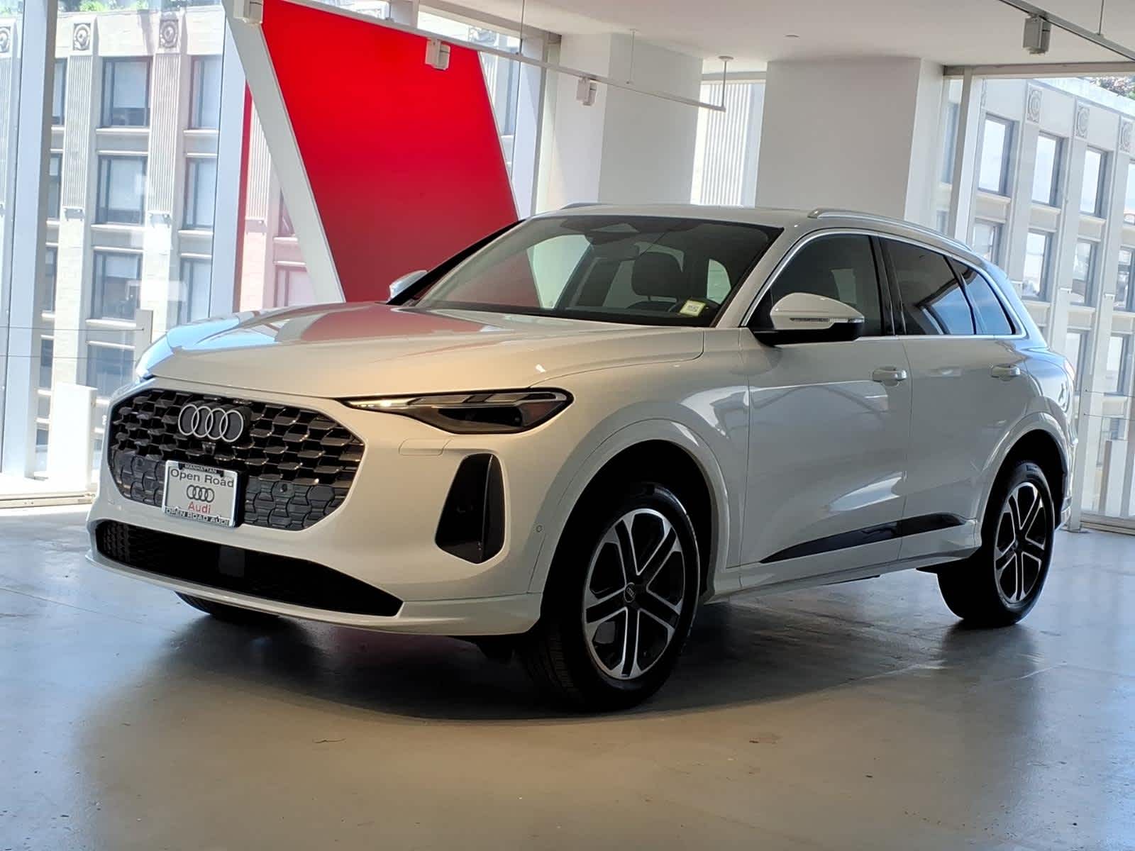 2025 Audi Q5 40 Premium's photo