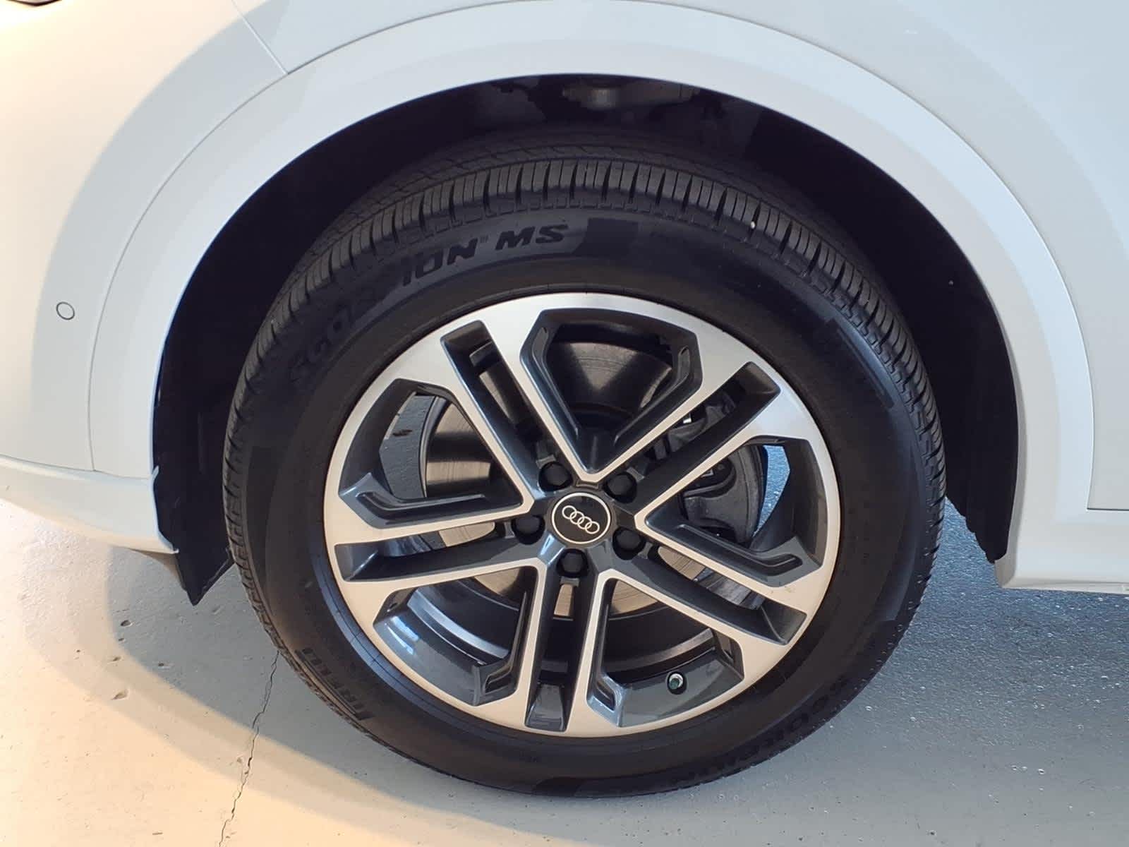 2025 Audi Q5 Premium 2.0 TFSI quattro