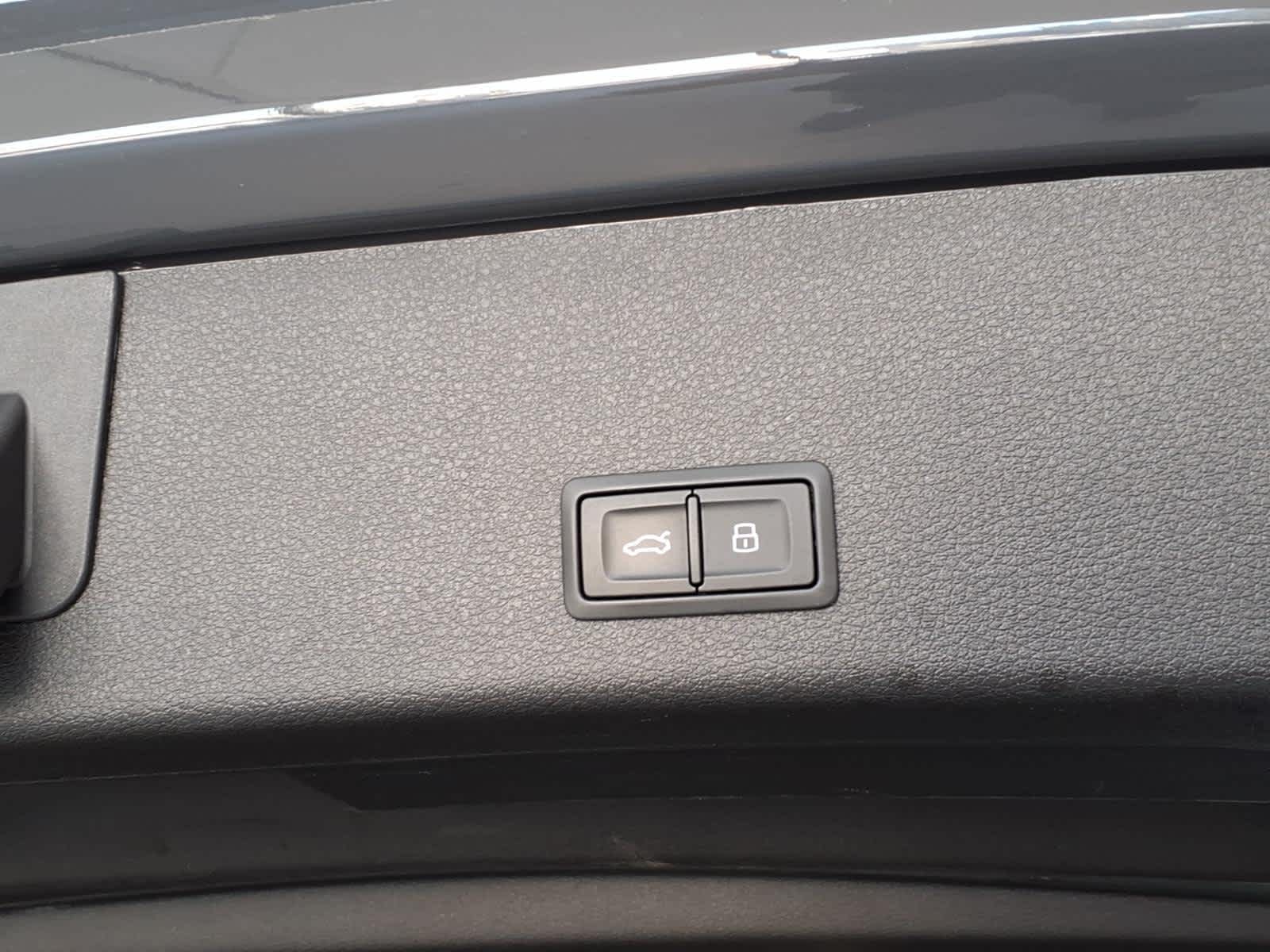 2024 Audi Q8 e-tron Premium quattro