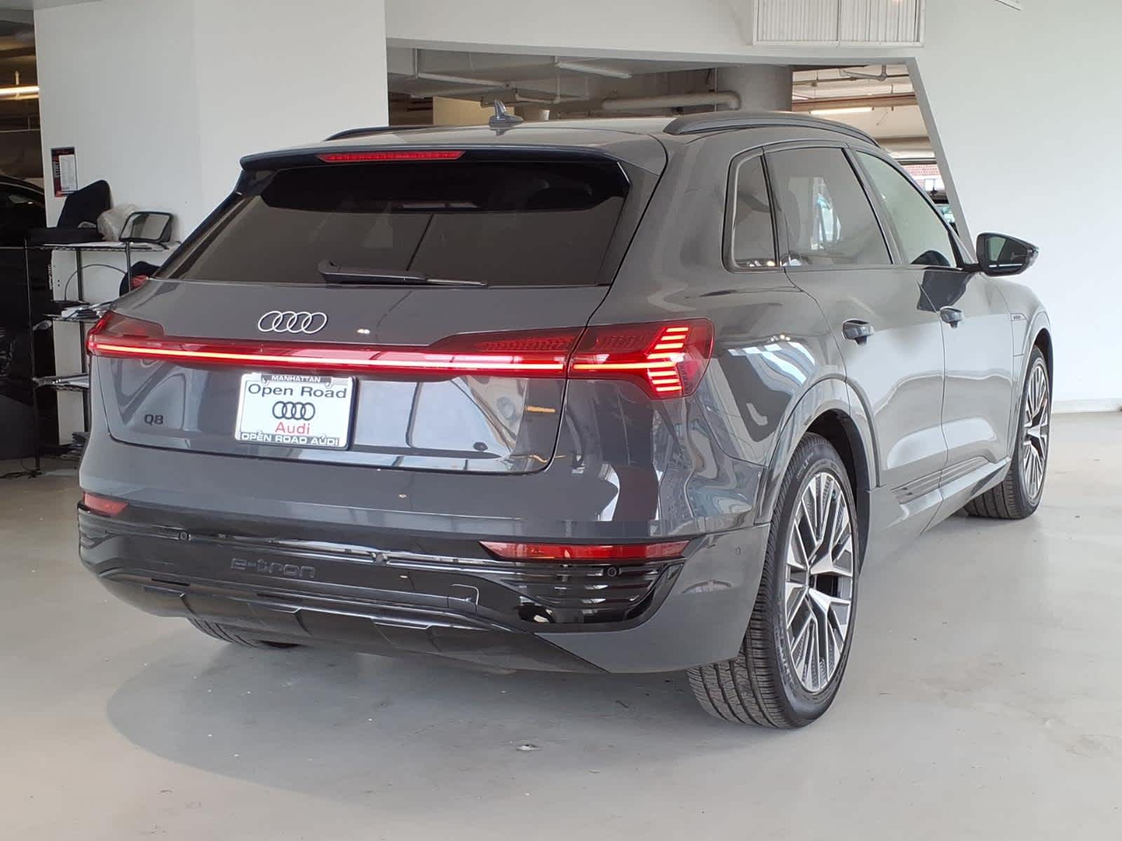 2024 Audi Q8 e-tron Prestige quattro