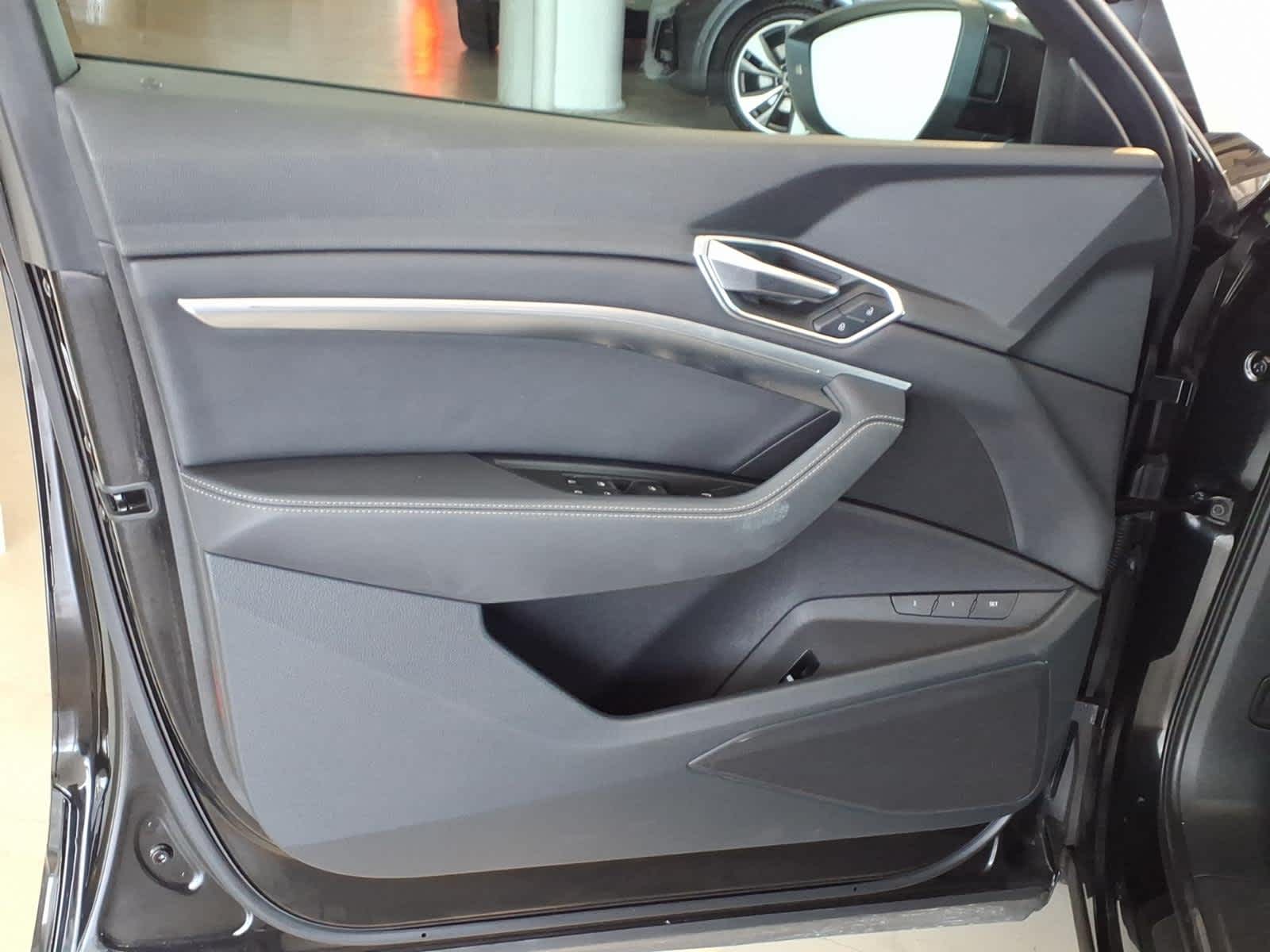 2023 Audi e-tron Premium quattro