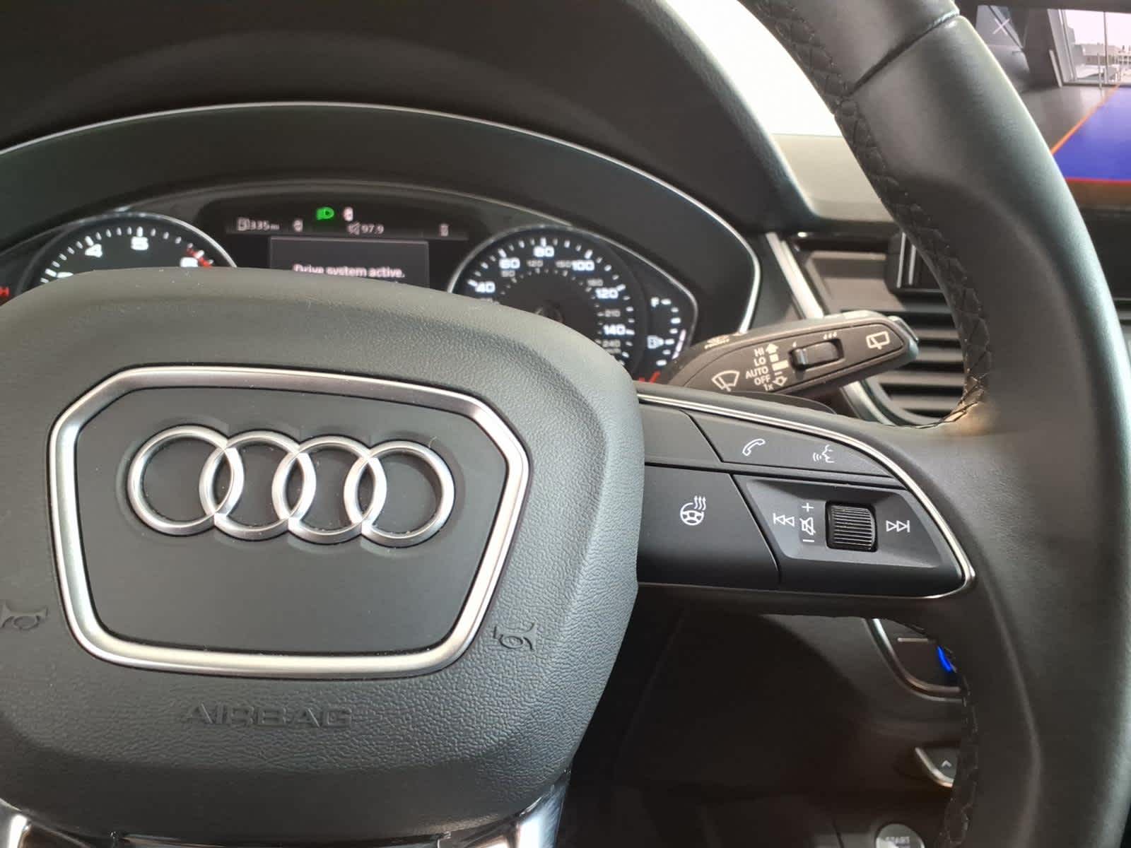2023 Audi Q5 Premium 40 TFSI quattro