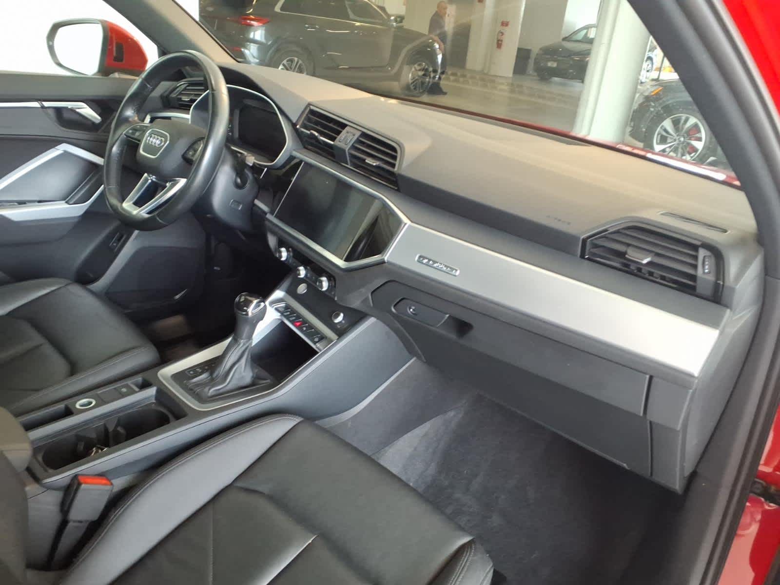 2020 Audi Q3 Premium 45 TFSI quattro