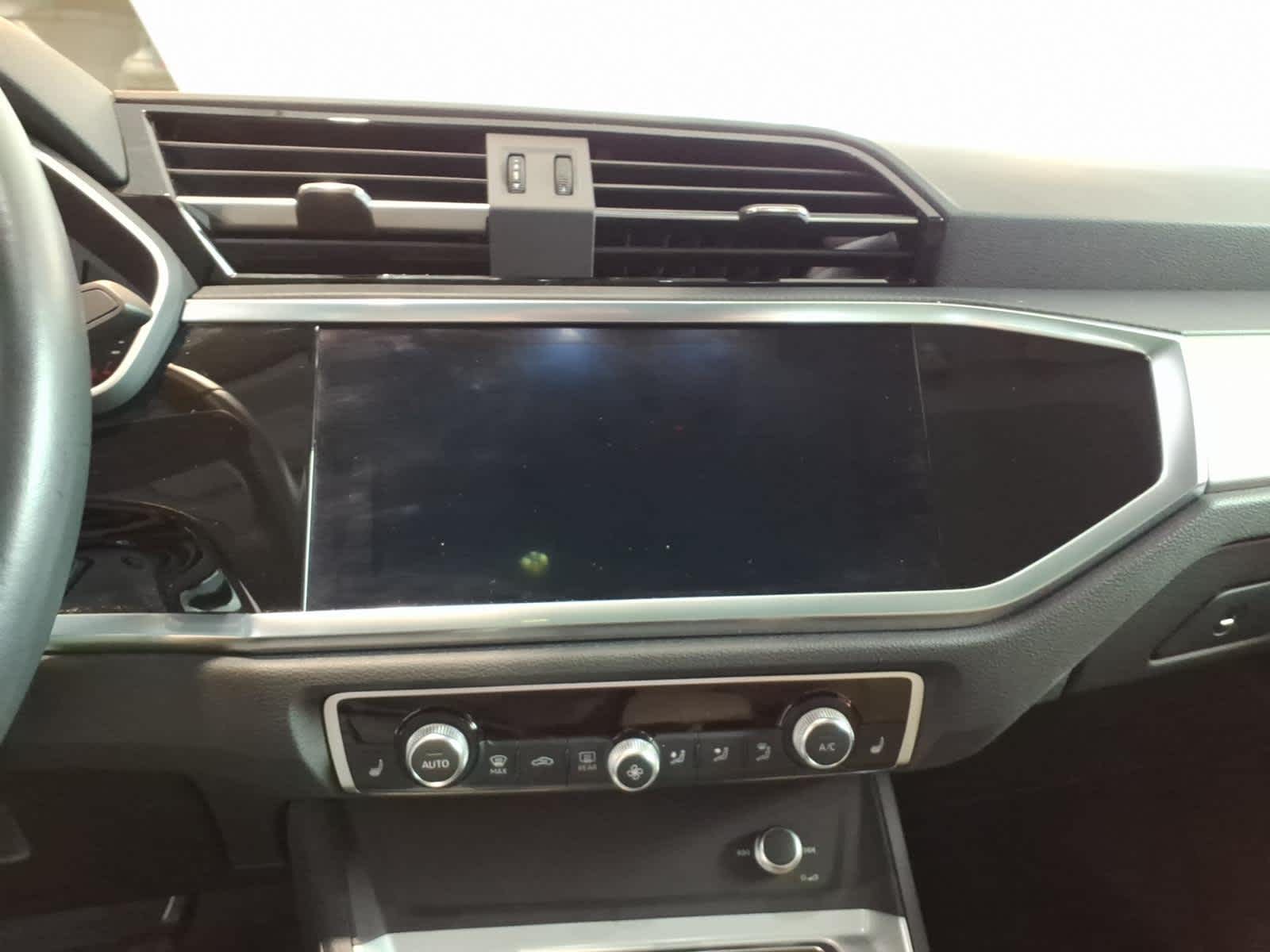 2022 Audi Q3 Premium 40 TFSI quattro