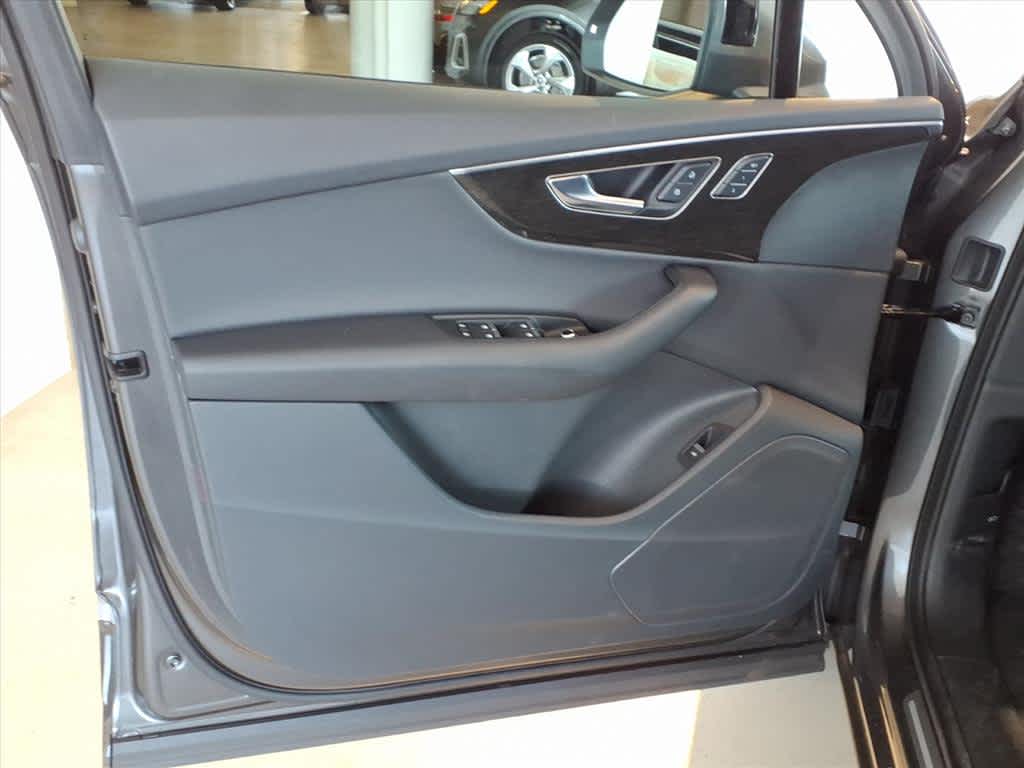 2025 Audi Q7 Premium 55 TFSI quattro