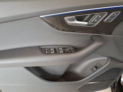 2026 Audi Q7 Premium 55 quattro *Ltd Avail*