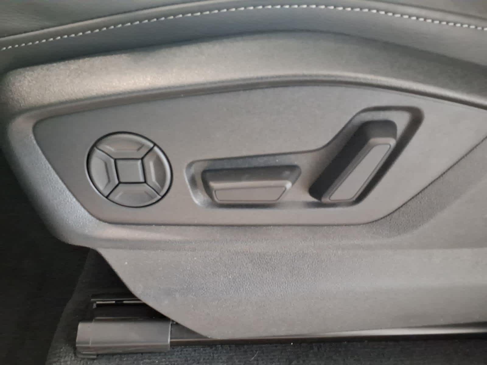 2026 Audi Q7 Premium 55 quattro *Ltd Avail*