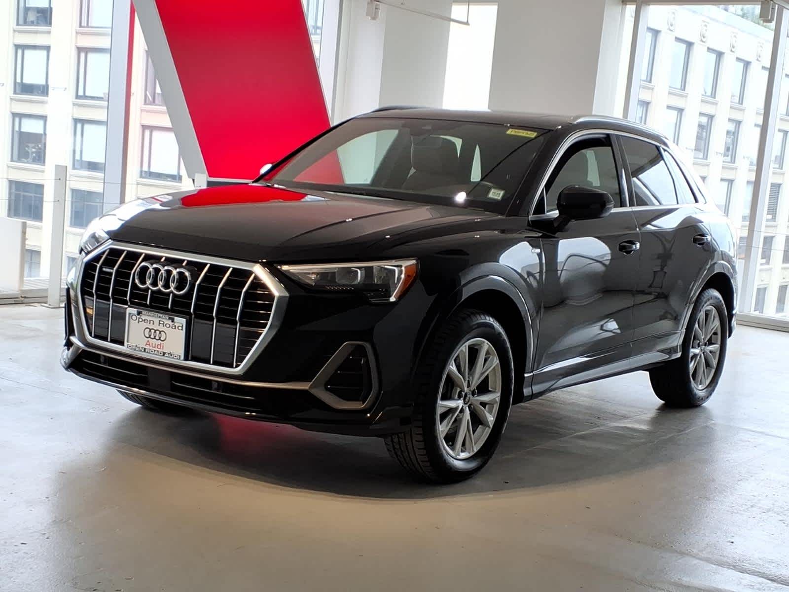 2022 Audi Q3 S line Premium 45 TFSI quattro