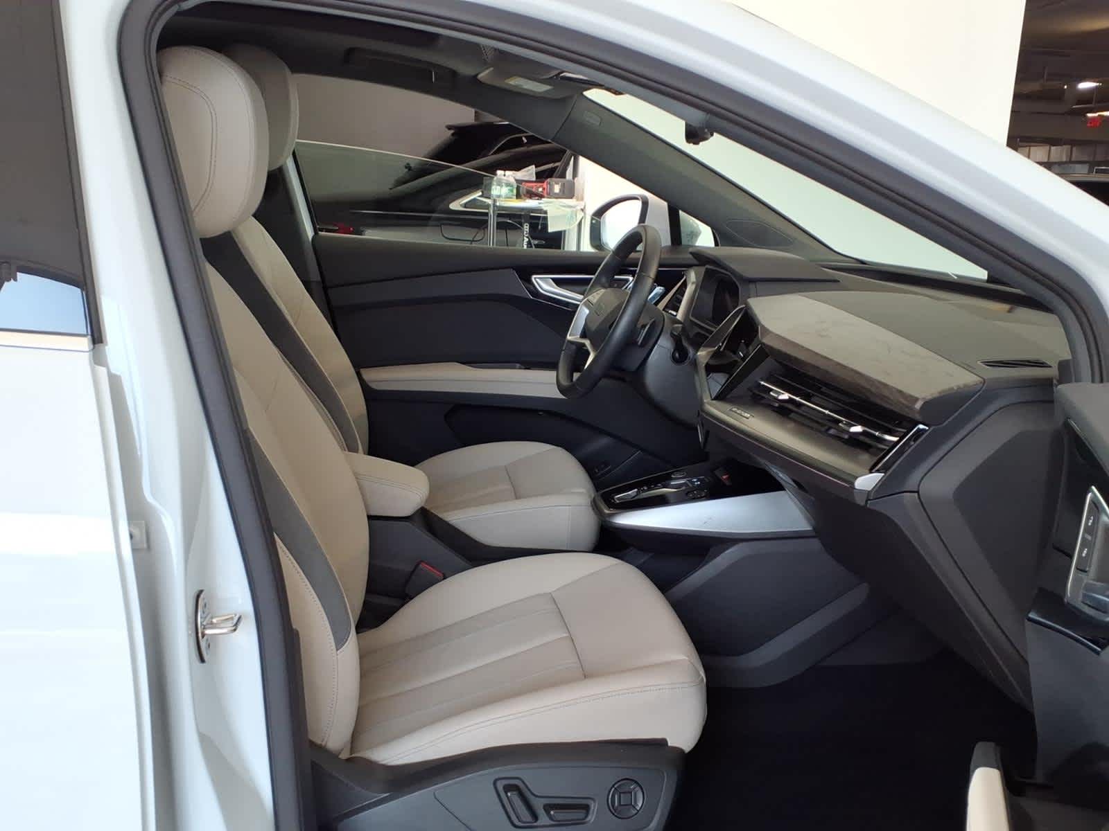 2024 Audi Q4 e-tron Premium Plus 50 quattro