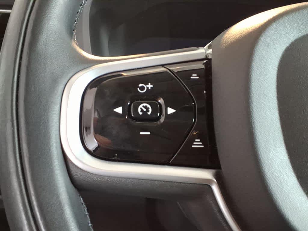 2022 Volvo XC60 B6 AWD Inscription