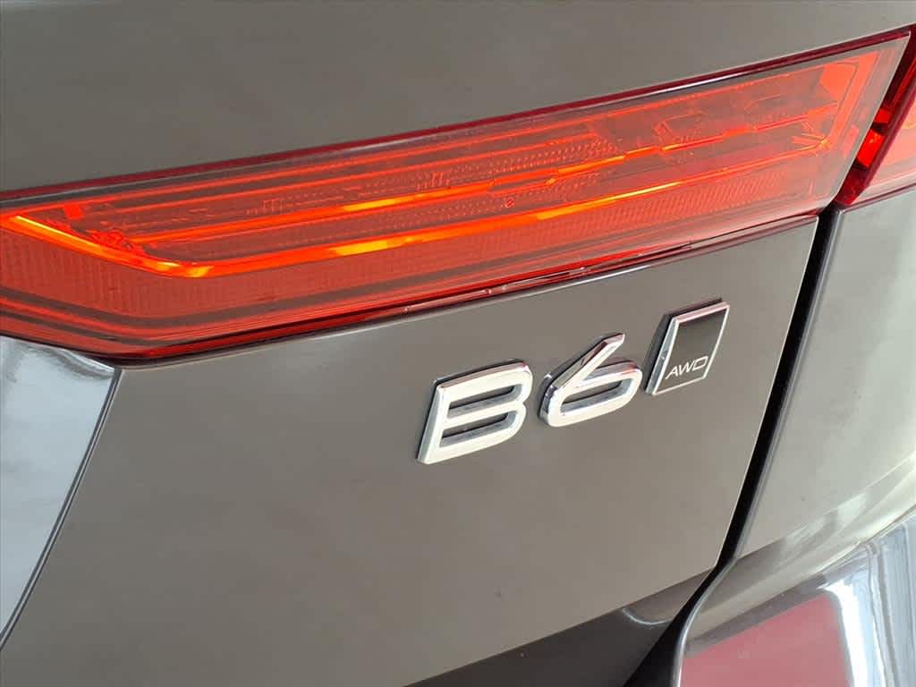 2022 Volvo XC60 B6 AWD Inscription