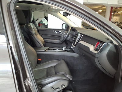 2022 Volvo XC60 B6 AWD Inscription