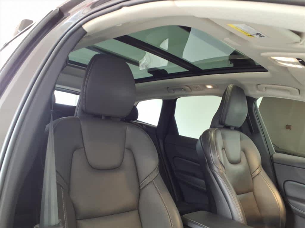 2022 Volvo XC60 B6 AWD Inscription